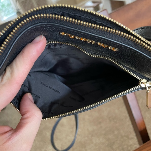 Black Michael Kors Crossbody Bag - Picture 2 of 4